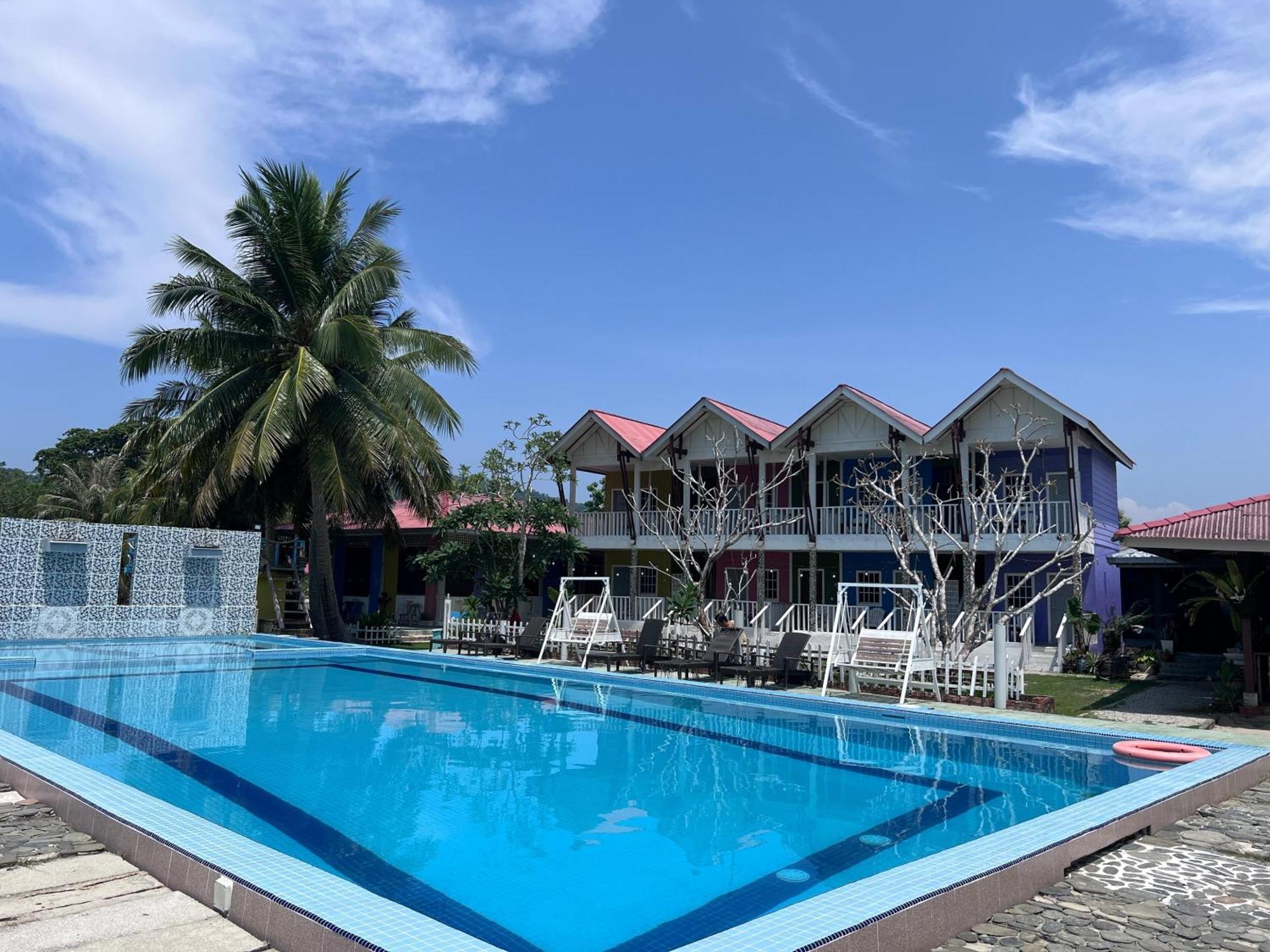 Capital O 91017 Tuba Beach Resort @ Pulau Tuba 쿠아 외부 사진