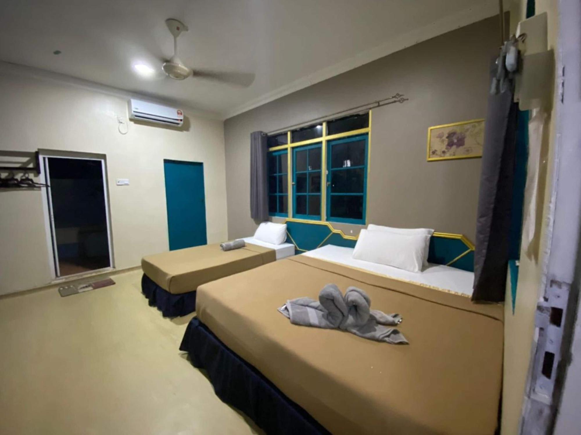 Capital O 91017 Tuba Beach Resort @ Pulau Tuba 쿠아 외부 사진